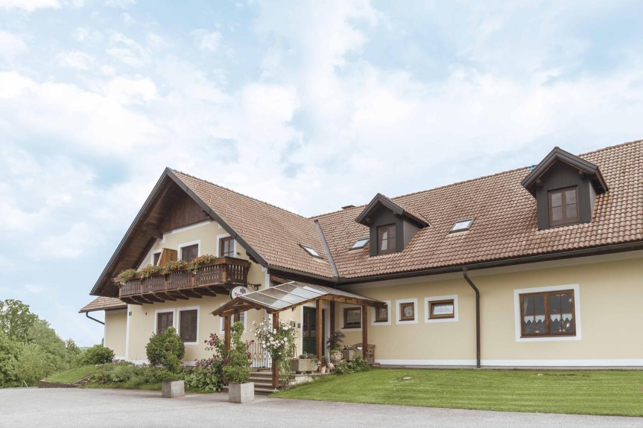 Landhof Lazarus Hotel Mooskirchen Ngoại thất bức ảnh